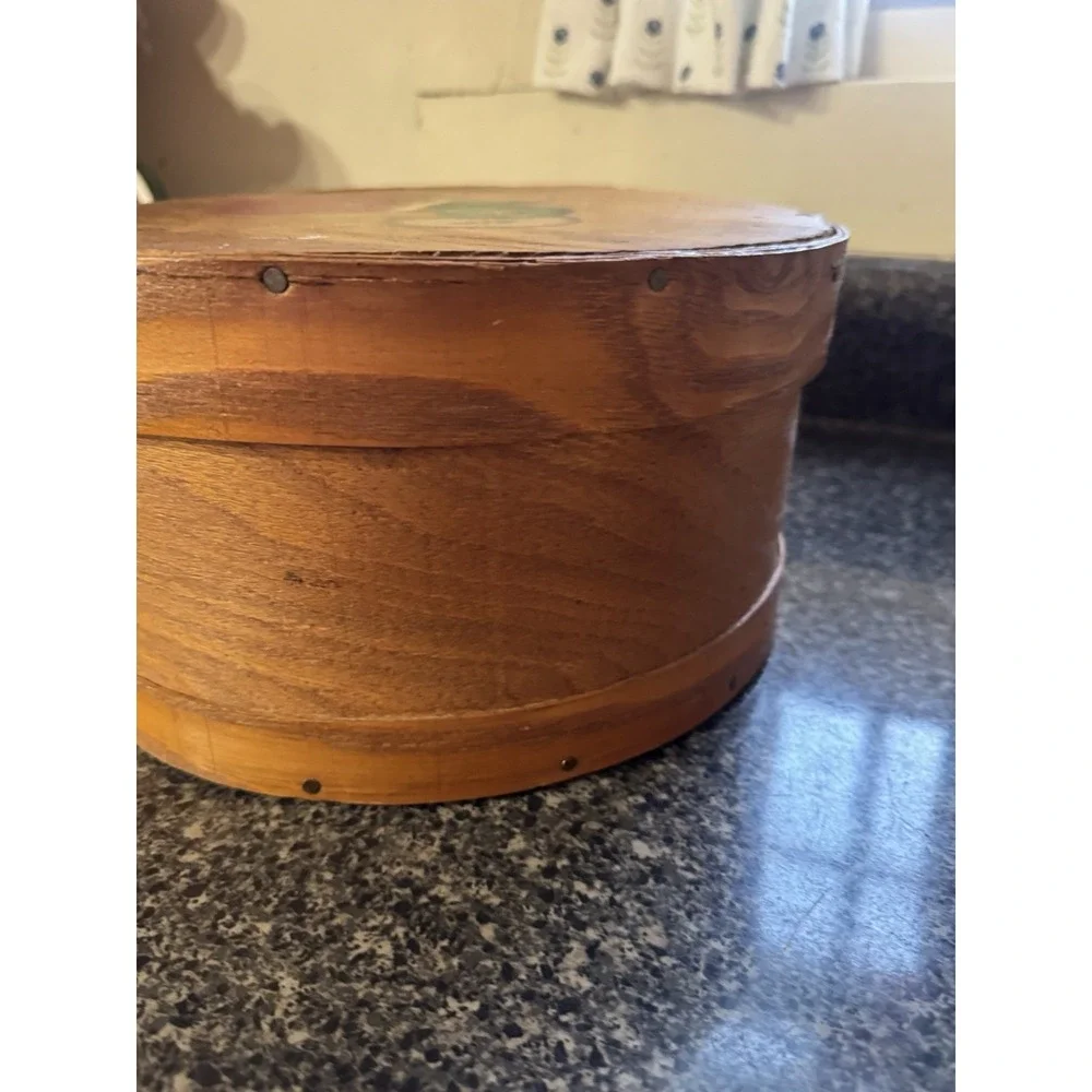 Vintage Primitive Wood Round Cheese Box Painted Ducks 